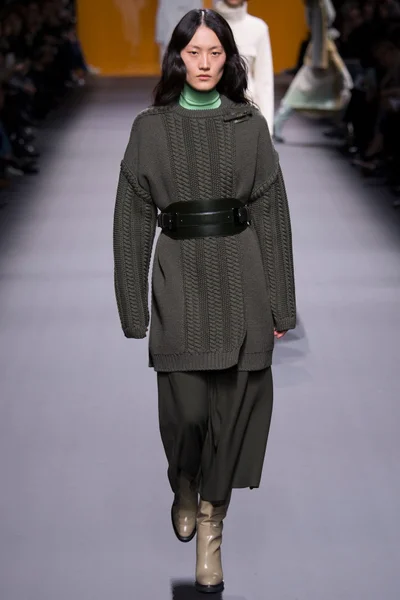 Look 9
